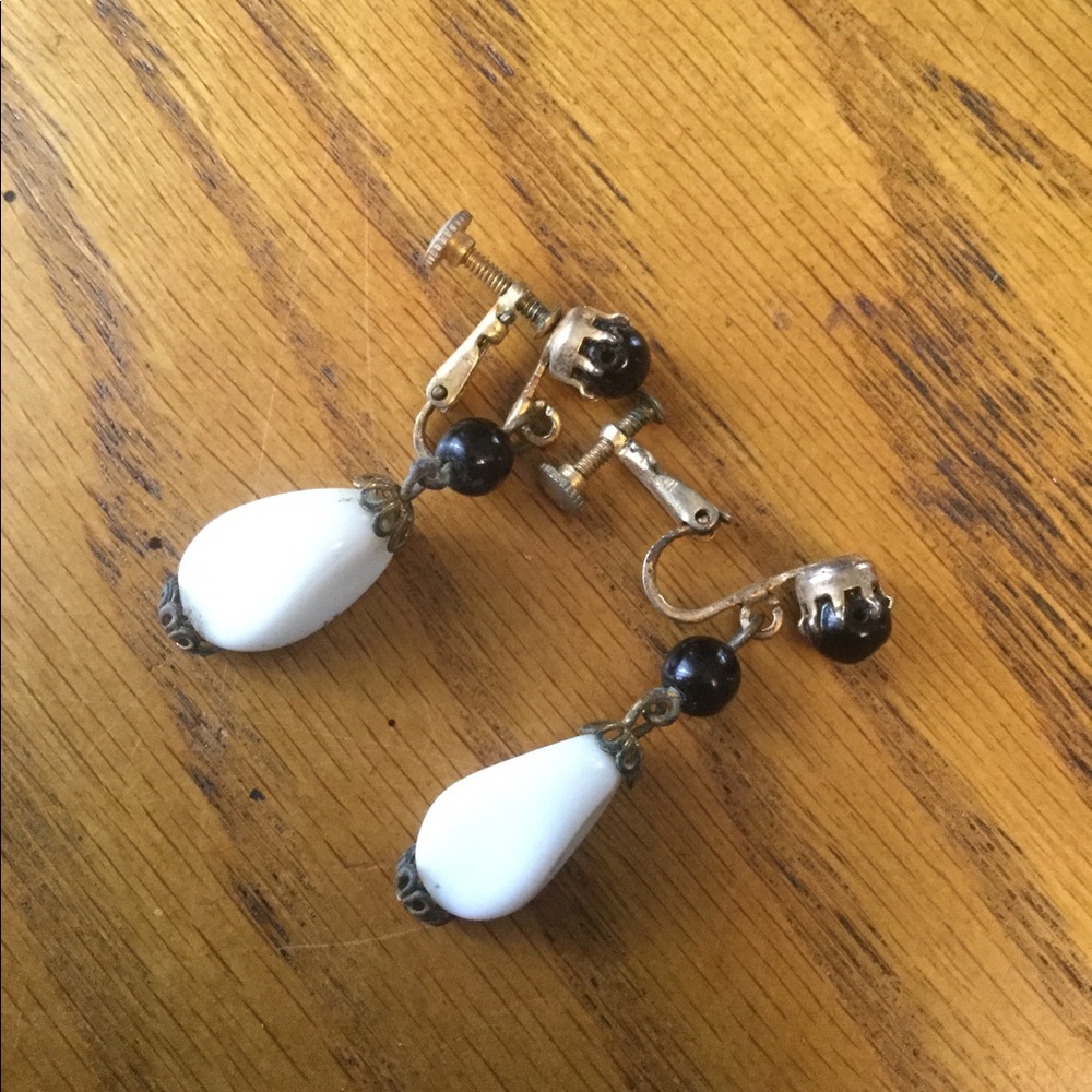 Vintage damaged black and white earrings